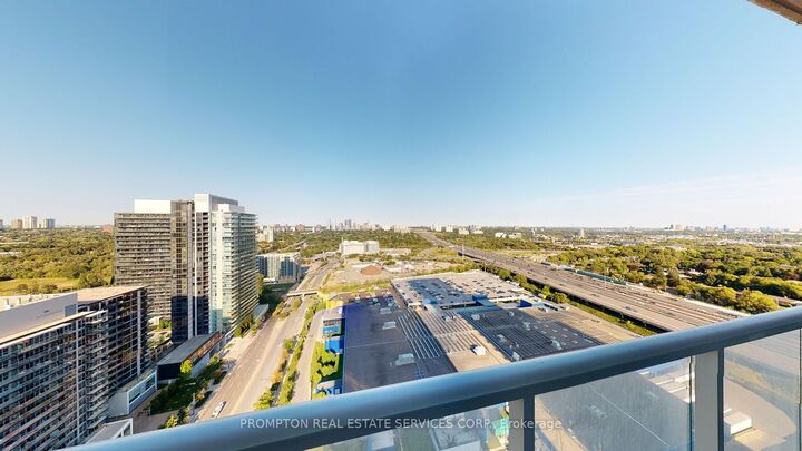 Property Photo:  121 McMahon Drive 2901  ON M2K 0C1 