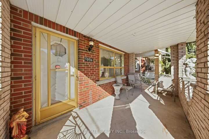 Property Photo:  500 A Northcliffe Boulevard  ON M6E 3L5 