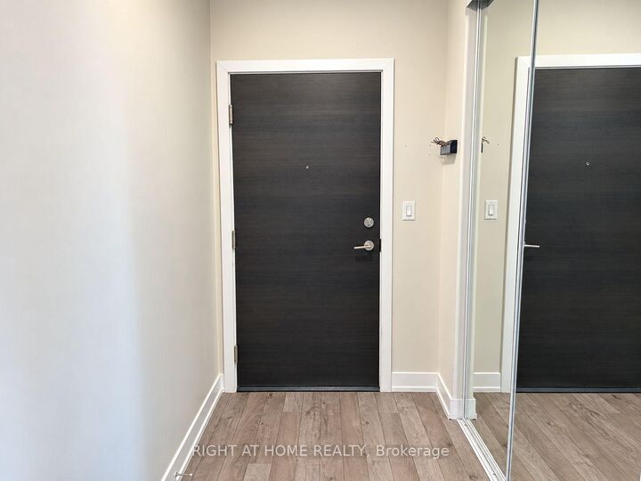 Property Photo:  150 Oak Park Boulevard 519  ON L6H 0E7 