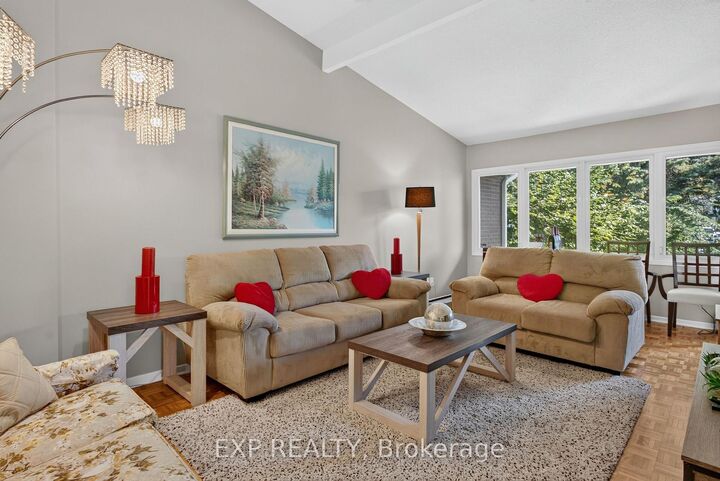 Property Photo:  109 Woodfield Drive N  ON K2G 0A1 