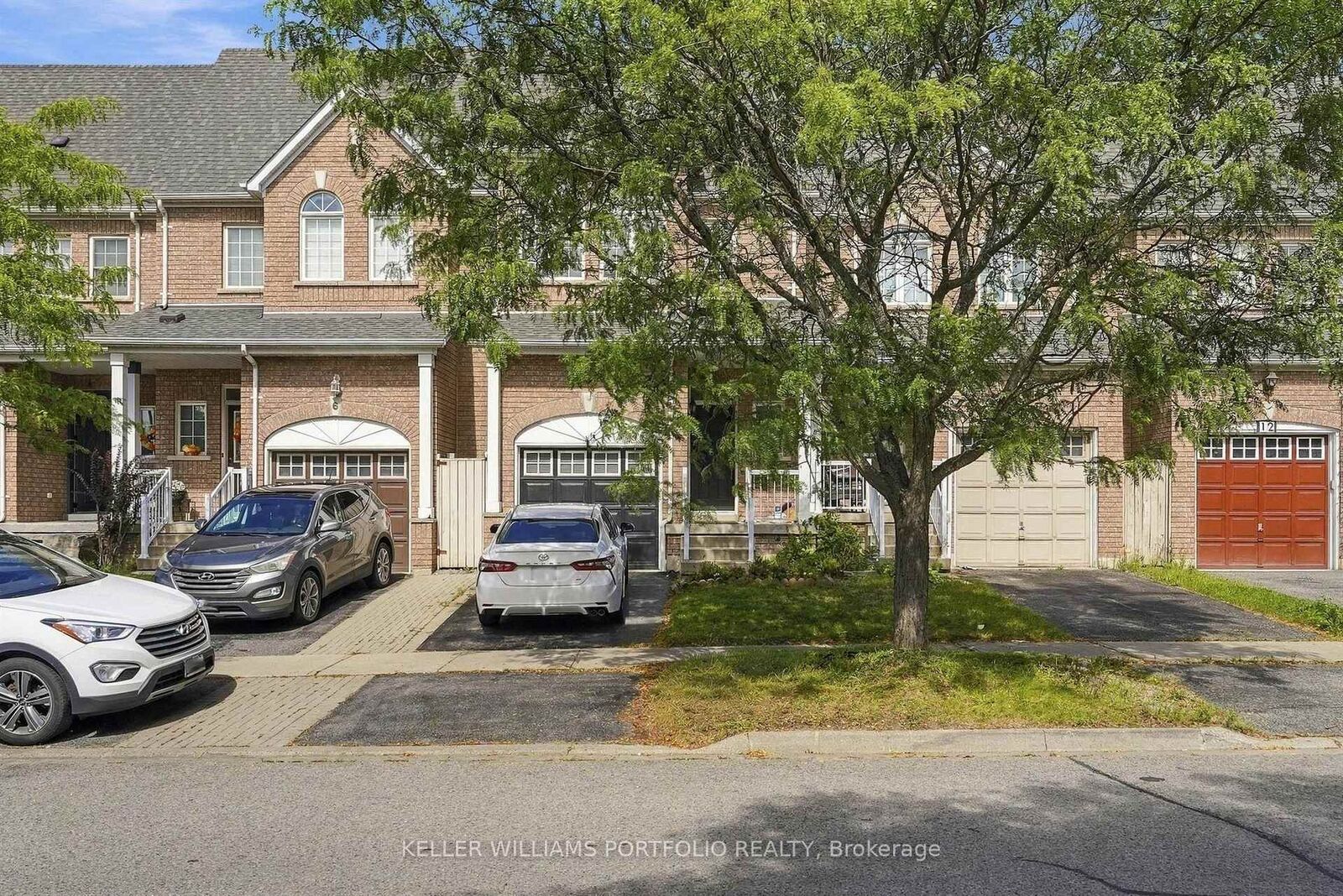 Property Photo:  8 Gateway Court  ON L1R 3M9 