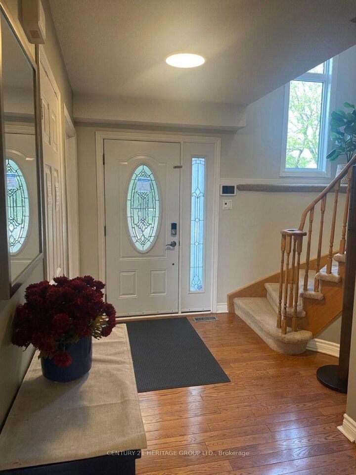 Property Photo:  6586 Snow Goose Lane Upper Level  ON L5N 5H4 