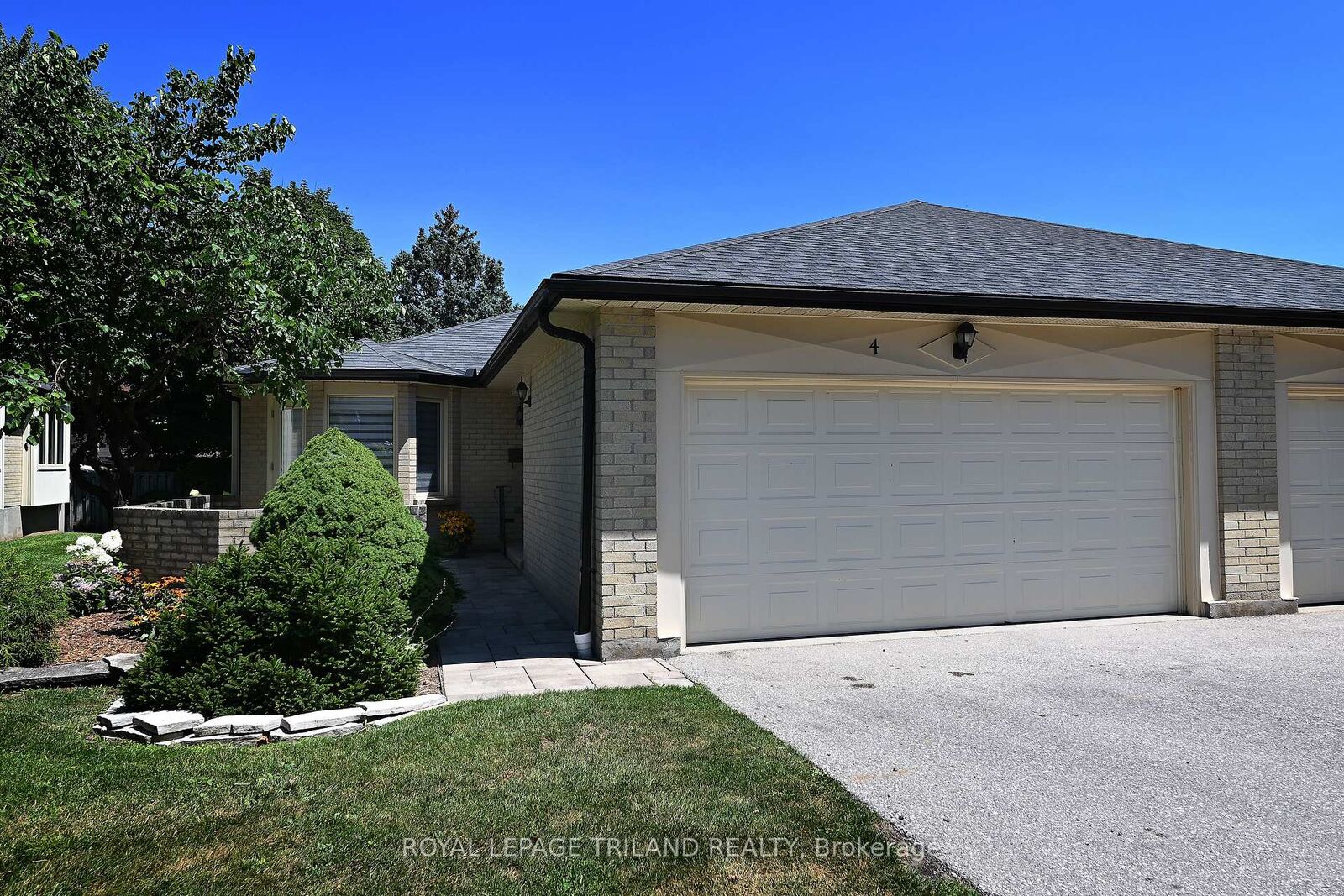Property Photo:  94 Pine Valley Gate 4  ON N6J 4P7 