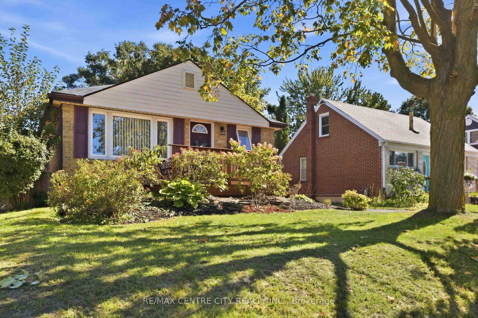Property Photo:  360 Hale Street  ON N5W 1G4 