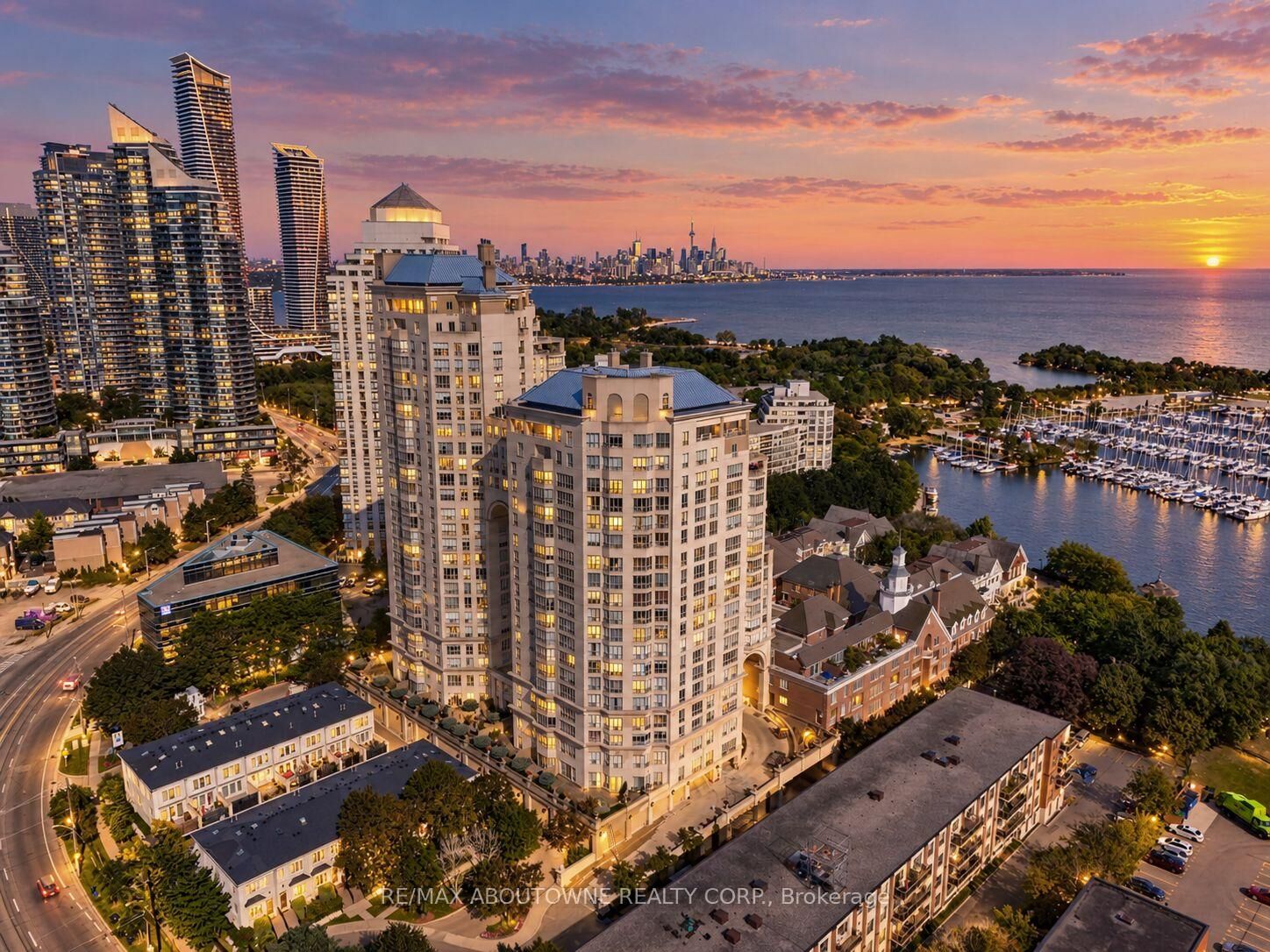 Property Photo:  2287 Lake Shore Road W 301  ON M8V 3Y1 