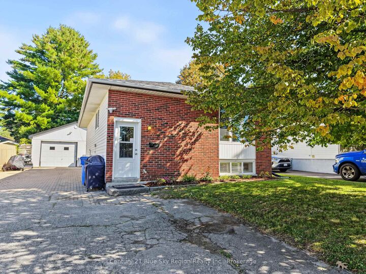 Property Photo:  72 Van Horne Crescent  ON P1A 1G3 