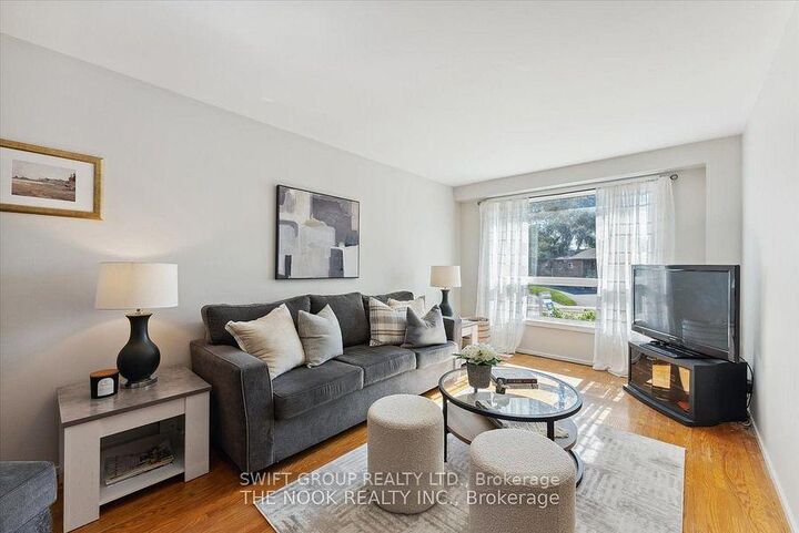 Property Photo:  740 Krosno Boulevard  ON L1W 1G3 