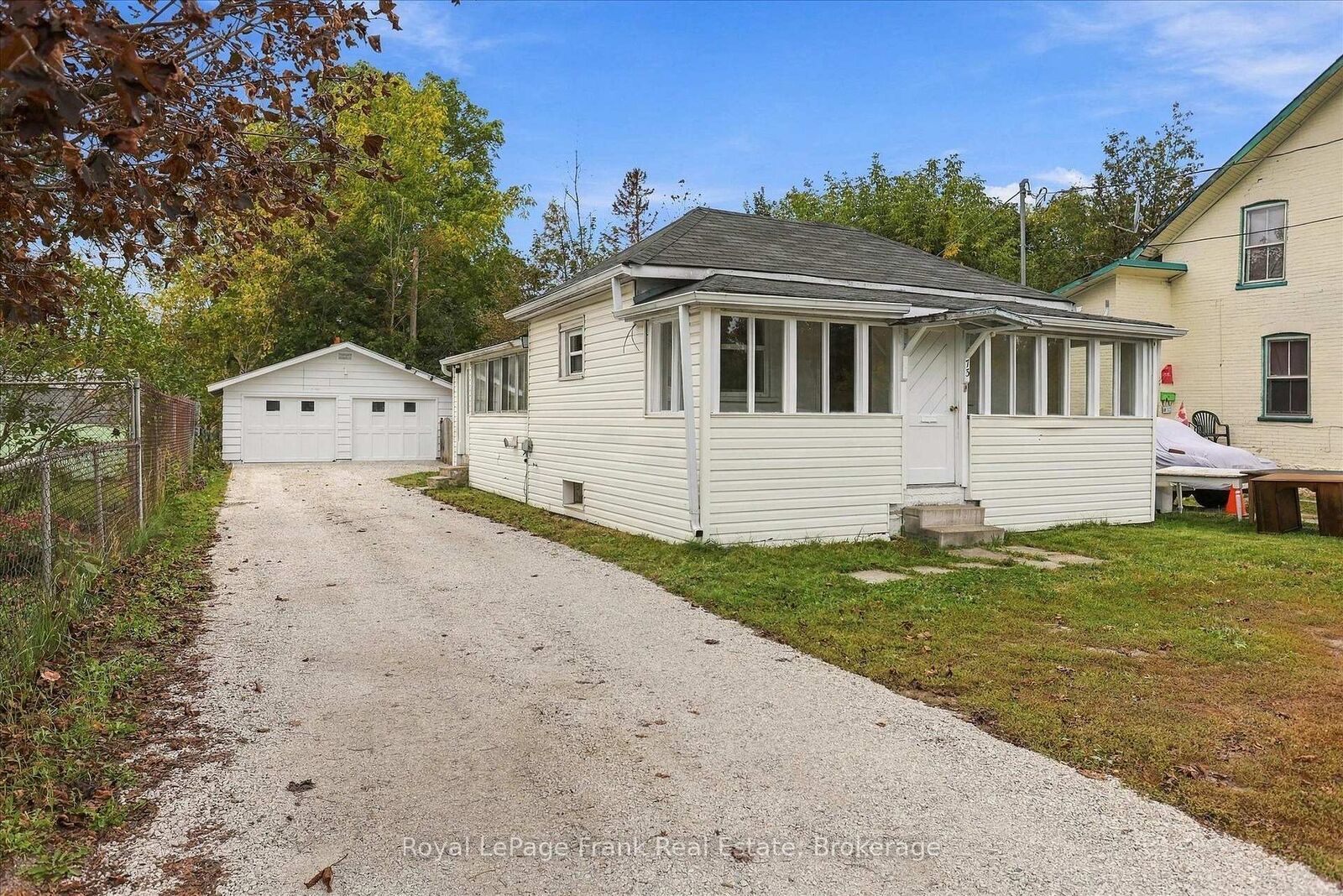 Property Photo:  73 Lindsay Street N  ON K9V 1T7 