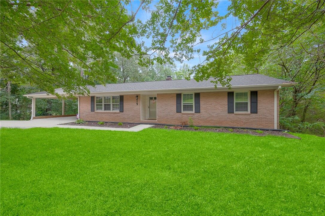 Property Photo:  319 Mountain View Drive  SC 29630 