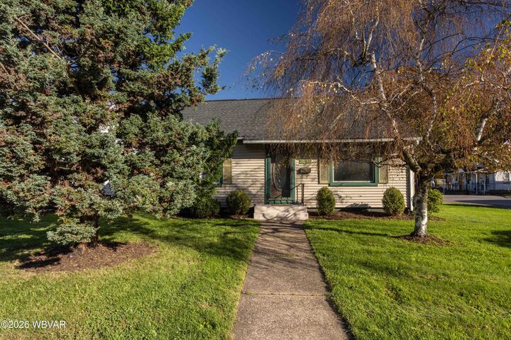 Property Photo:  1033 Sheridan Street  PA 17701 