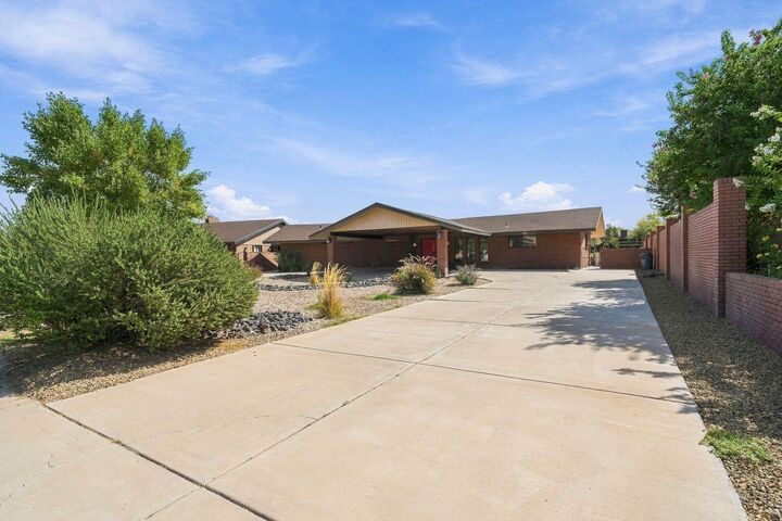 Property Photo:  1125 W Goldenrod Cir  UT 84790 