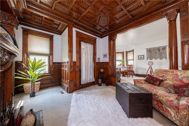 Property Photo:  404 Walnut St  PA 15681 