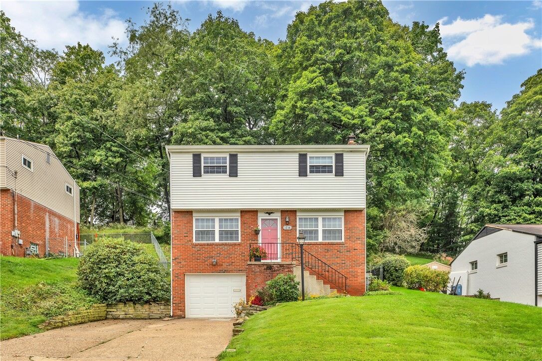 Property Photo: 1114 McKnight Dr PA 15102
