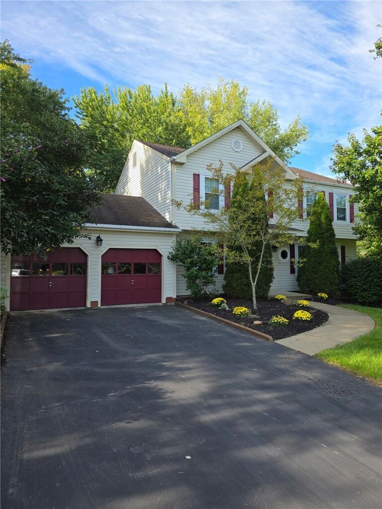 Property Photo: 163 Woodbine Dr PA 16066