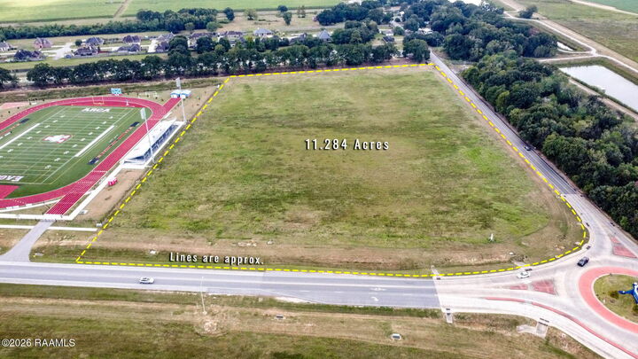 Property Photo: 2400 Chemin Metairie Road LA 70592