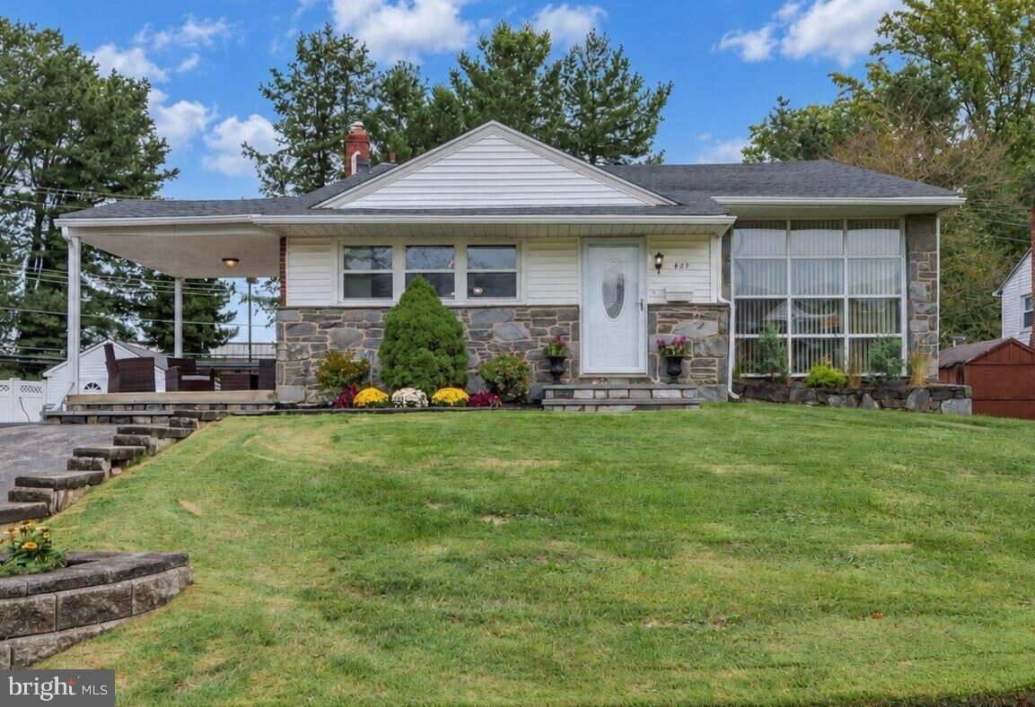 Property Photo:  409 Redhill Drive  PA 19008 
