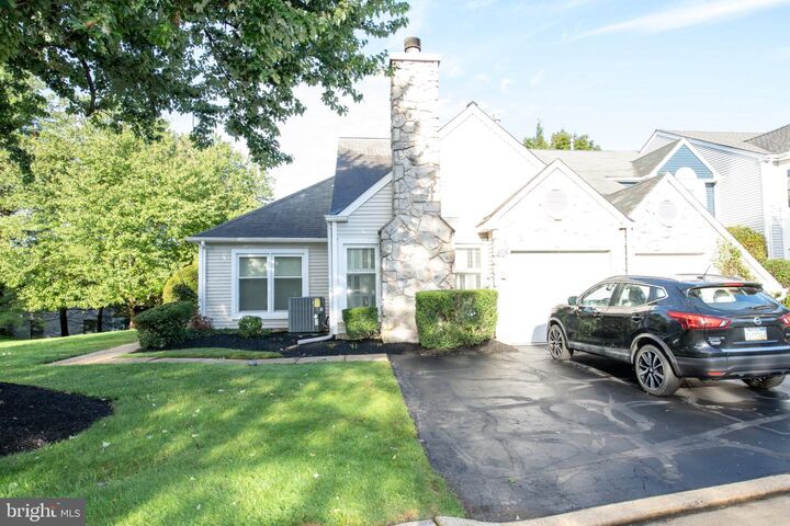 Property Photo:  11 Gaylord Court  PA 18940 