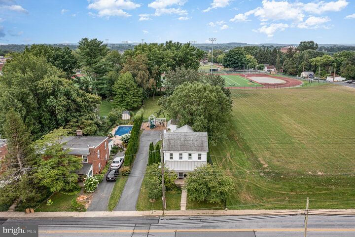 Property Photo: 36 E Cottage Avenue PA 17551