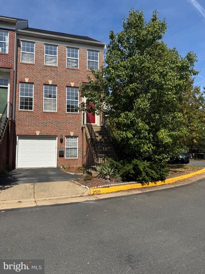Property Photo: 2519 James Monroe Circle VA 20171