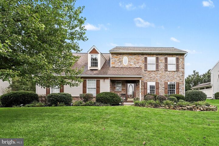 Property Photo:  378 Squire Lane  PA 17543 