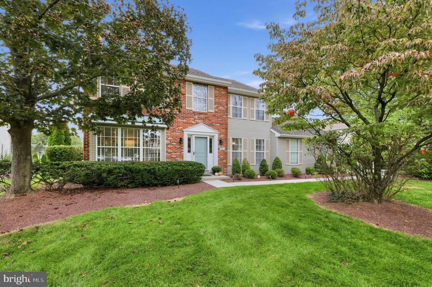 Property Photo: 554 Heritage Oak Drive PA 19067