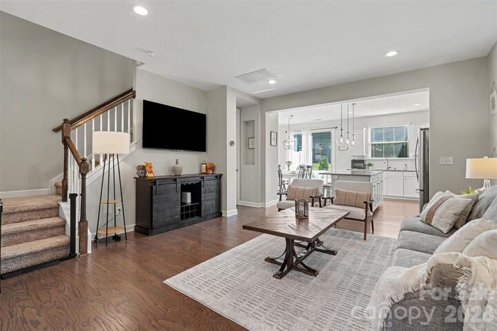 Property Photo:  5624 Garrow Glen Road  NC 28278 