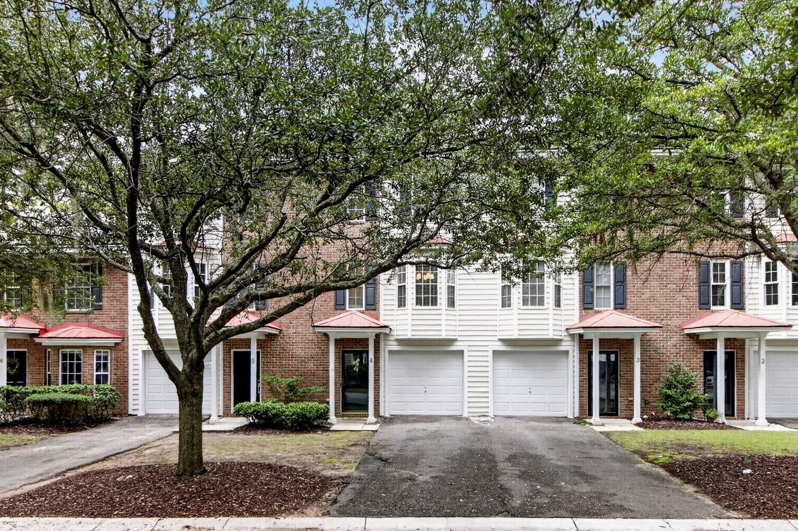Property Photo: 4008 Radcliffe Place Drive Unit 4 Unit M-4 SC 29414