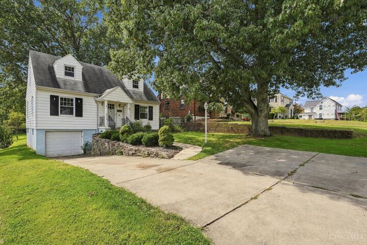 Property Photo: 3289 Van Zandt Drive OH 45211