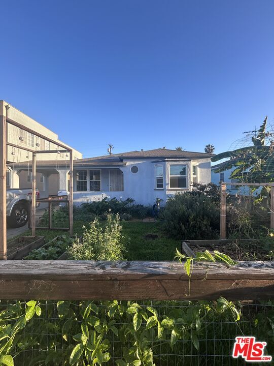 Property Photo:  12444 Greene Ave  CA 90066 