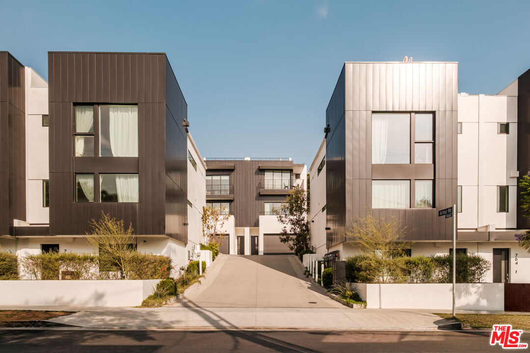 Property Photo: 760 N Arthur Rd CA 90029