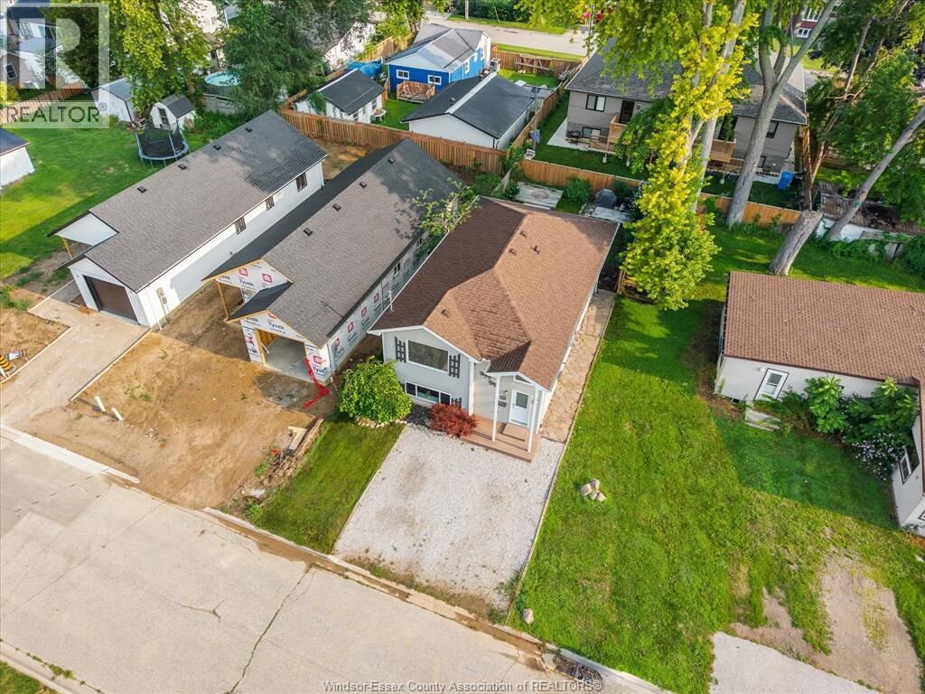 Property Photo:  294 Erieview Drive  ON N9Y 1M4 