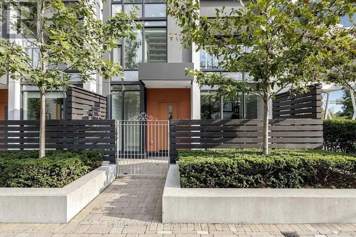 Property Photo: 113 McMahon Drive Th15 ON M2K 0E3