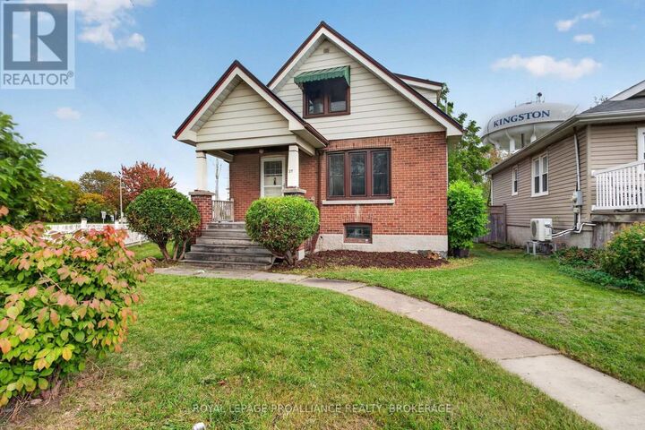 Property Photo: 27 Drayton Avenue ON K7K 4X5