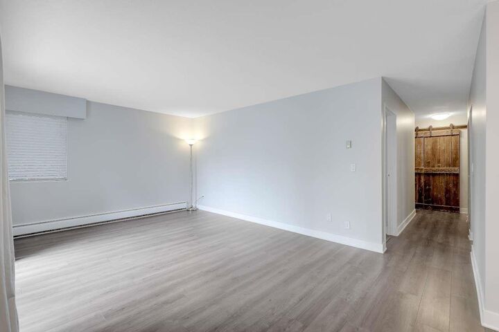Property Photo:  1544 Fir Street 207  BC V4B 4B7 