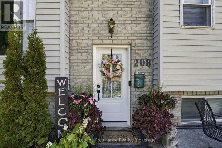 Property Photo:  208 Byron Street  ON K8V 2Z1 