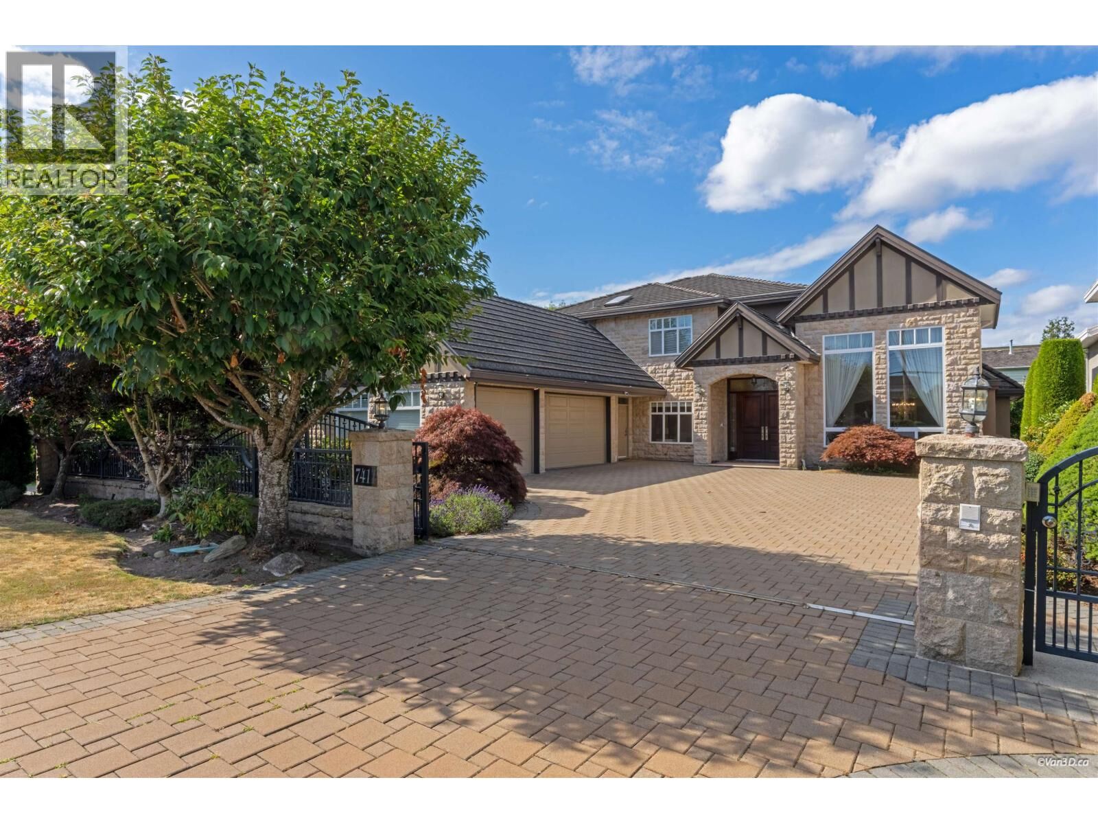 Property Photo: 7411 Lucas Road BC V6Y 1E8