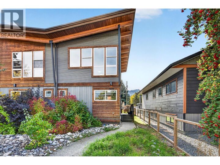 Property Photo:  504 A 10th Street South  BC V0A 1H0 