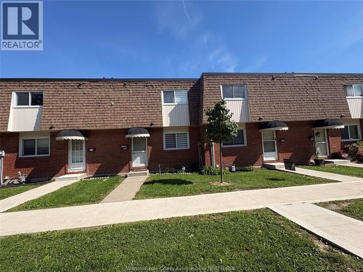 Property Photo:  5422 Lassaline Avenue 25  ON N8T 1A8 