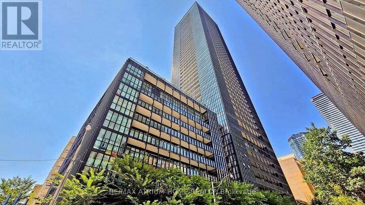 Property Photo:  101 Charles Street East 4510  ON M4Y 1V2 