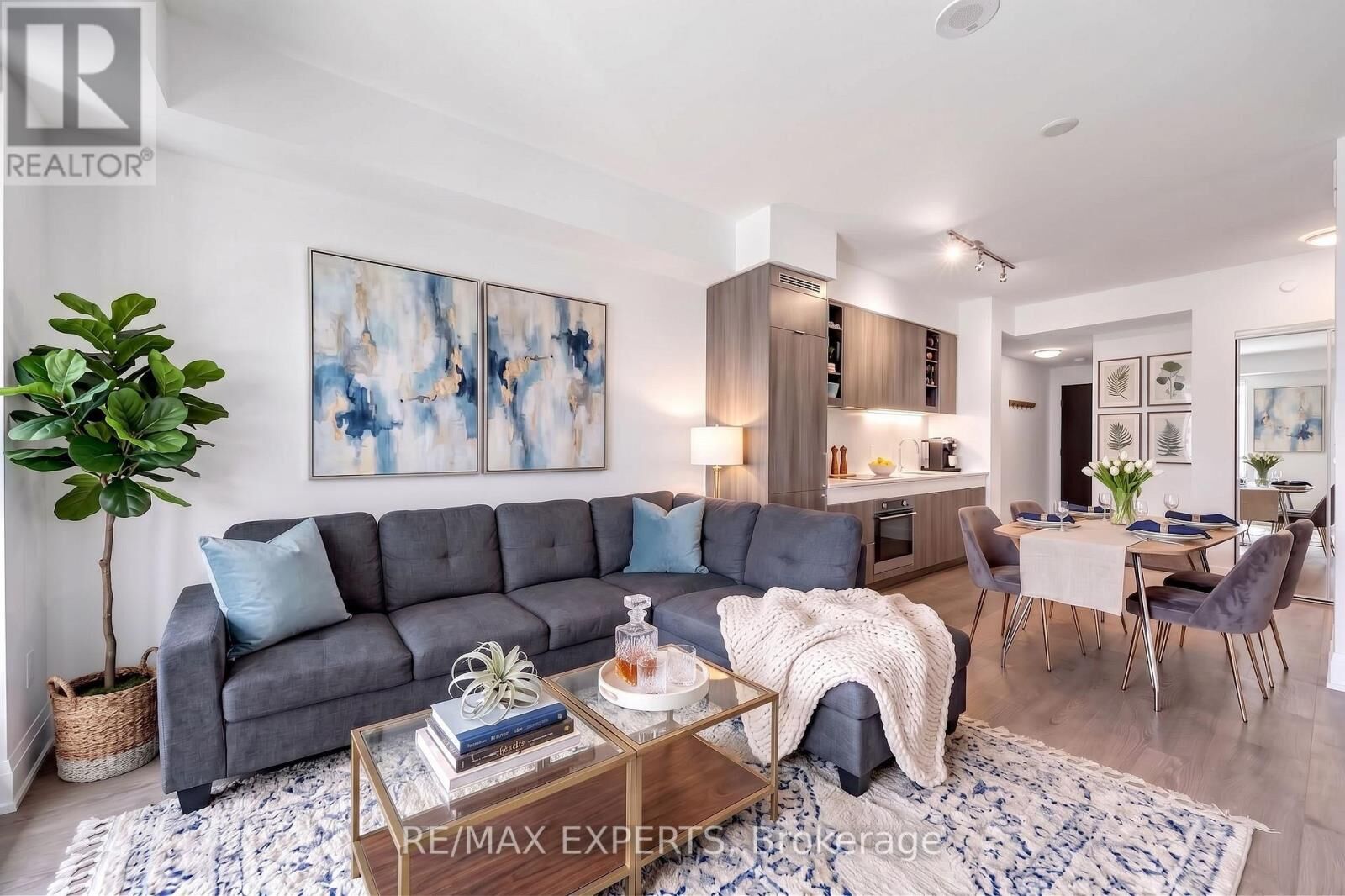 Property Photo:  101 Erskine Avenue 2103  ON M4P 0C5 