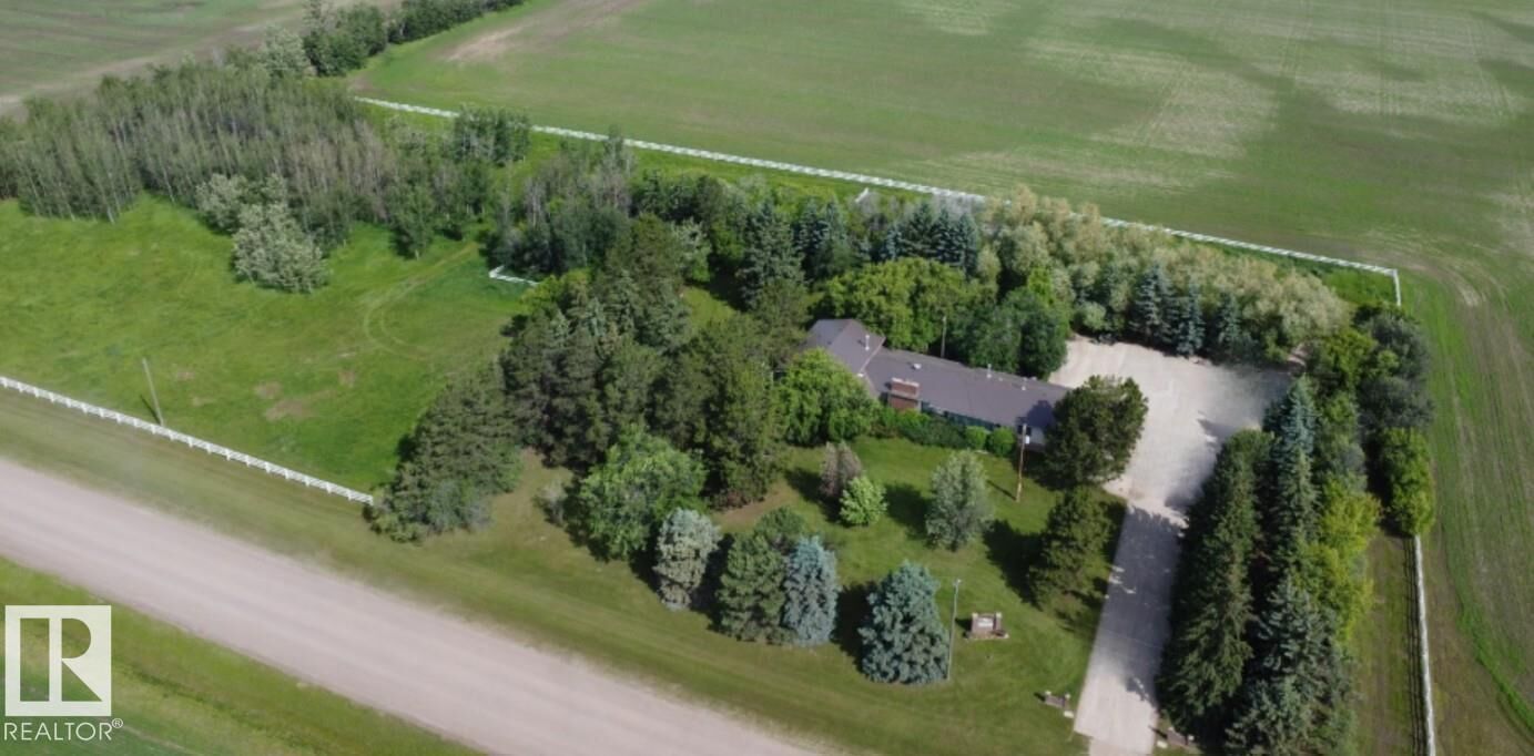 Property Photo:  26530 Twp Rd 590  AB T0G 1W0 