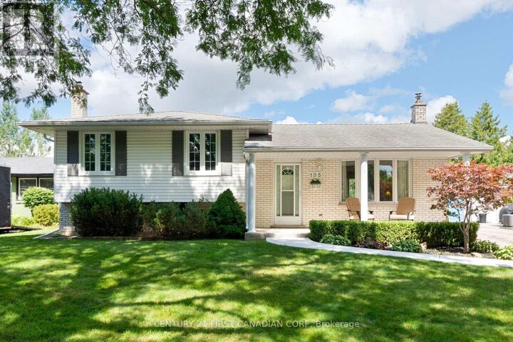 Property Photo:  135 Downing Crescent  ON N6C 3C7 