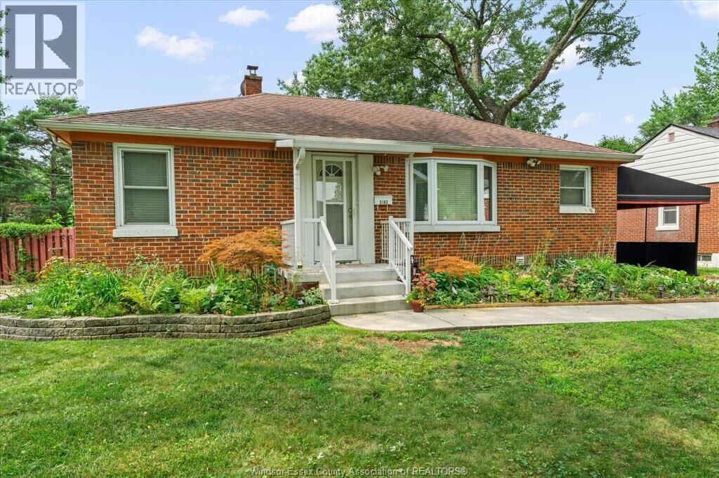Property Photo:  3163 Curry Avenue  ON N9E 2T2 