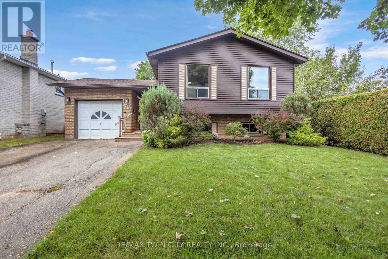 Property Photo: 79 Hobart Crescent ON N3P 1T7