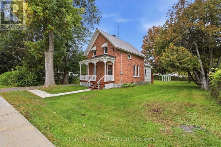 Property Photo: 13 Oak Street ON K0C 1N0