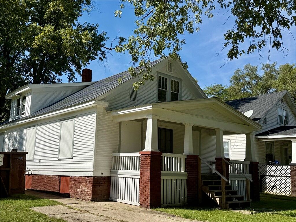 Property Photo:  1155 N Church Street  IL 62521 