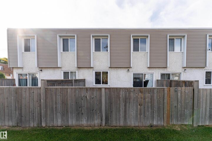 Property Photo: 149 Cornell Court NW AB T5C 3C3