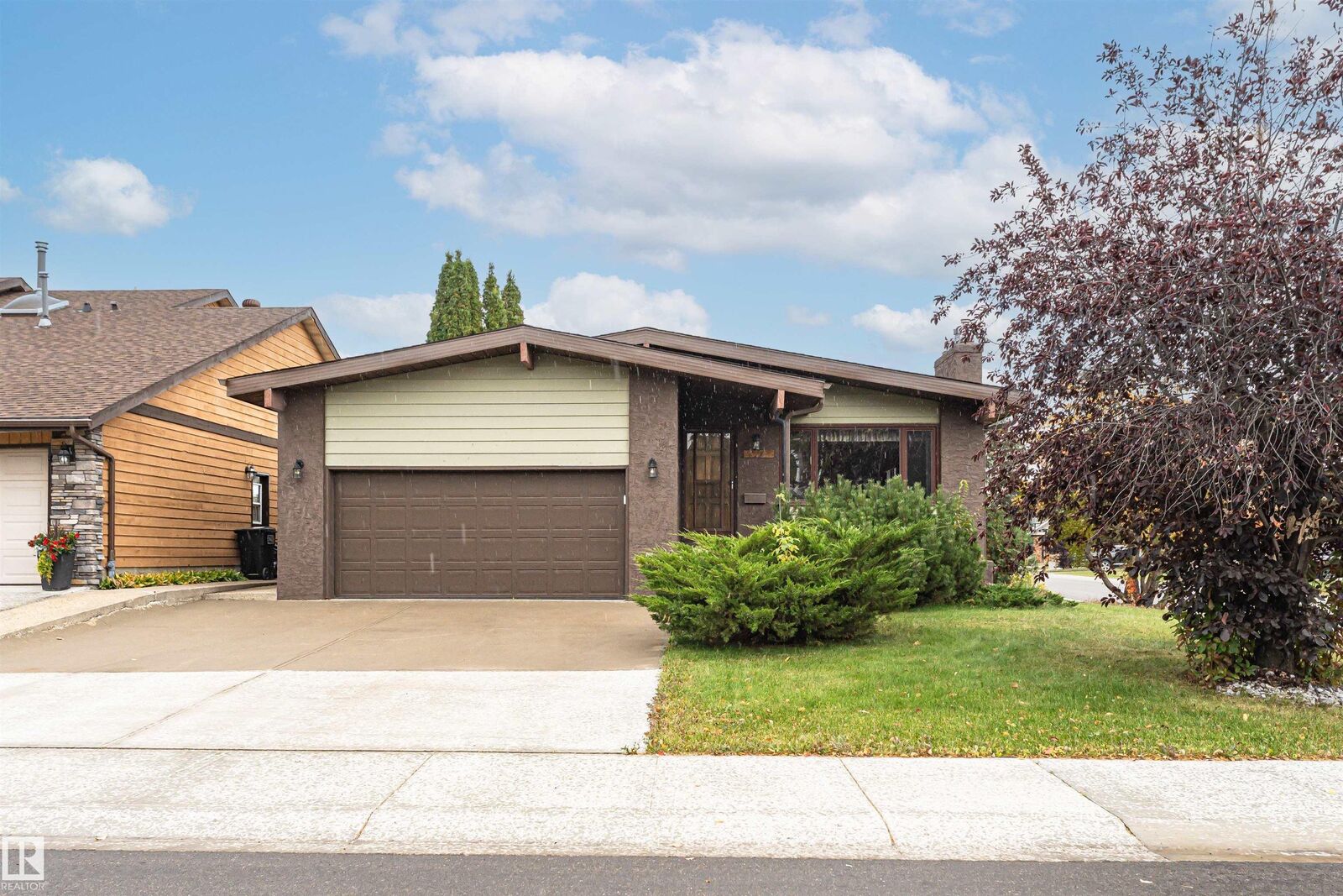 Property Photo:  15903 111 Street NW  AB T5X 4S5 