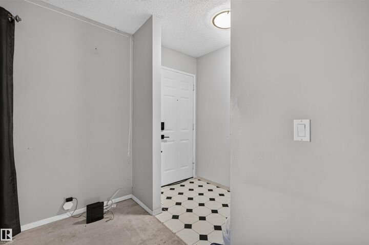 Property Photo:  71 Walden Park  AB T8N 3V6 