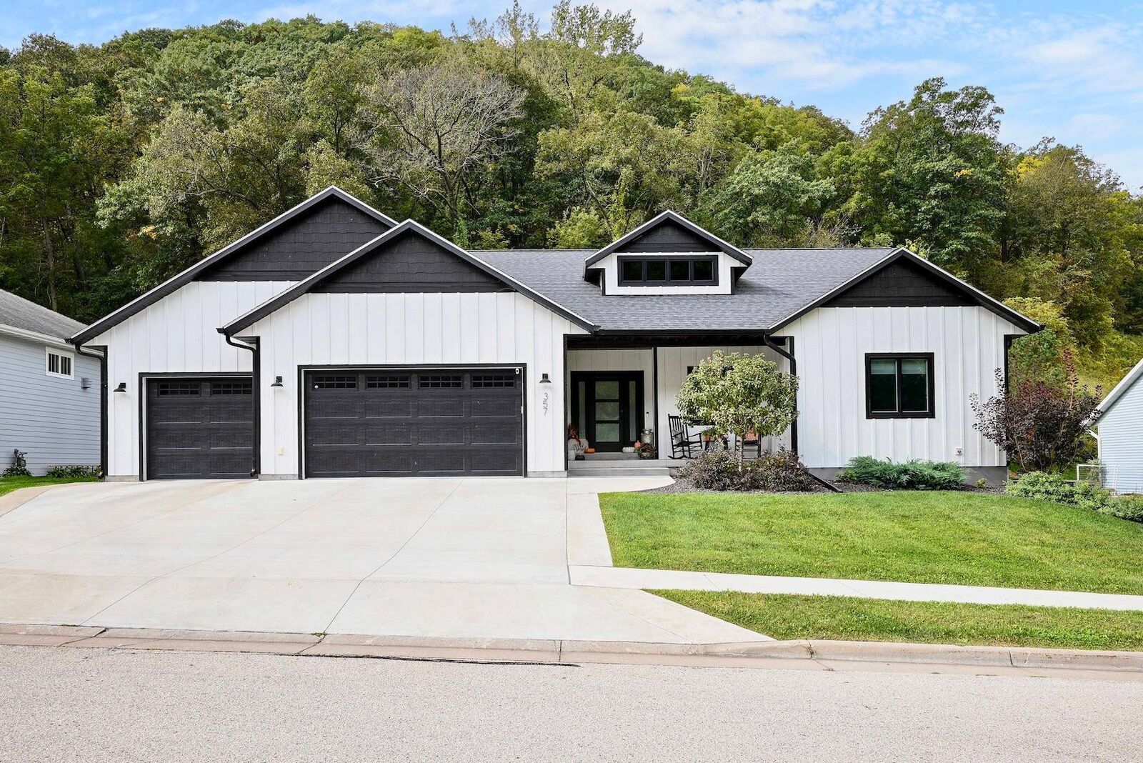 Property Photo:  357 Valley Oaks Drive  MN 55987 